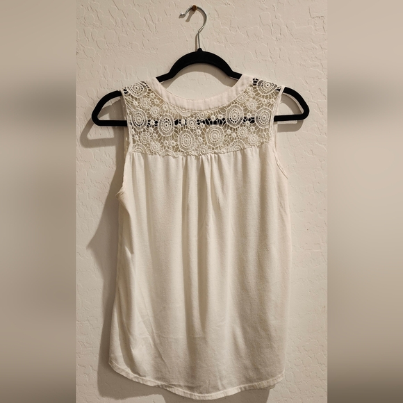 White lace blouse - Picture 3 of 3